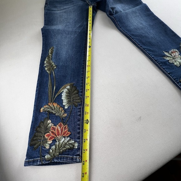 Chico's Embroidered So Slimming Ankle Jeans Chico's Size 1 Sz 10 Denim Stretch - Picture 13 of 13